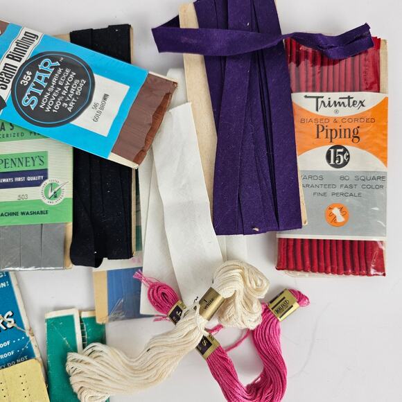 VTG lot sewing ric rac lace bias tape piping elastic hooks eyes etc - Picture 4 of 5